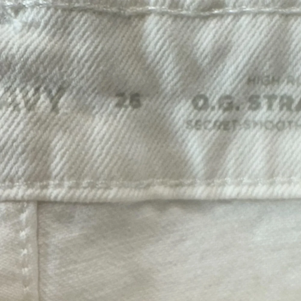 NWT Old Navy‎ white jeans shorts women’s size 26